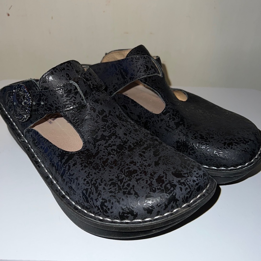 Alegria Shoes. Black Alegria Mary Jane Shoes, Size 37 (7)